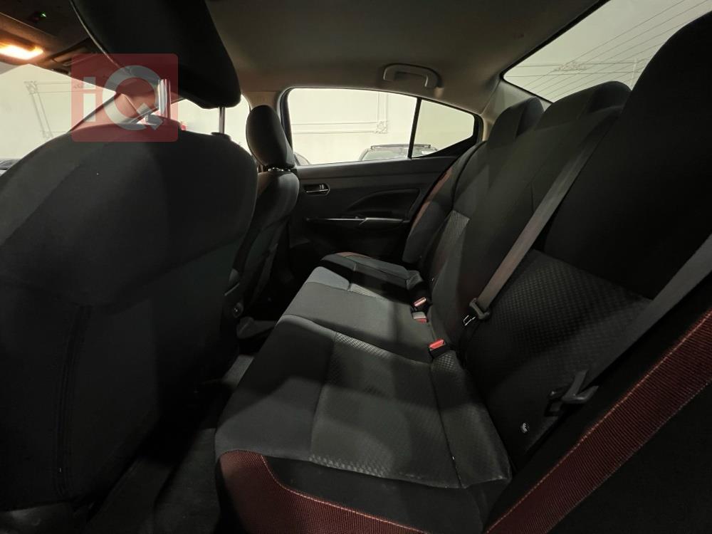 نيسان فيرسا